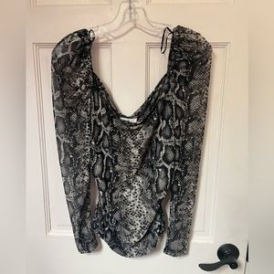NWT Socialite top in snakeskin print